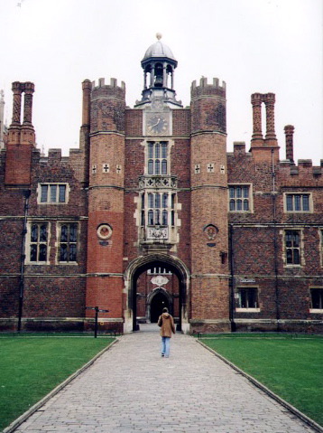 15 Hampton Court